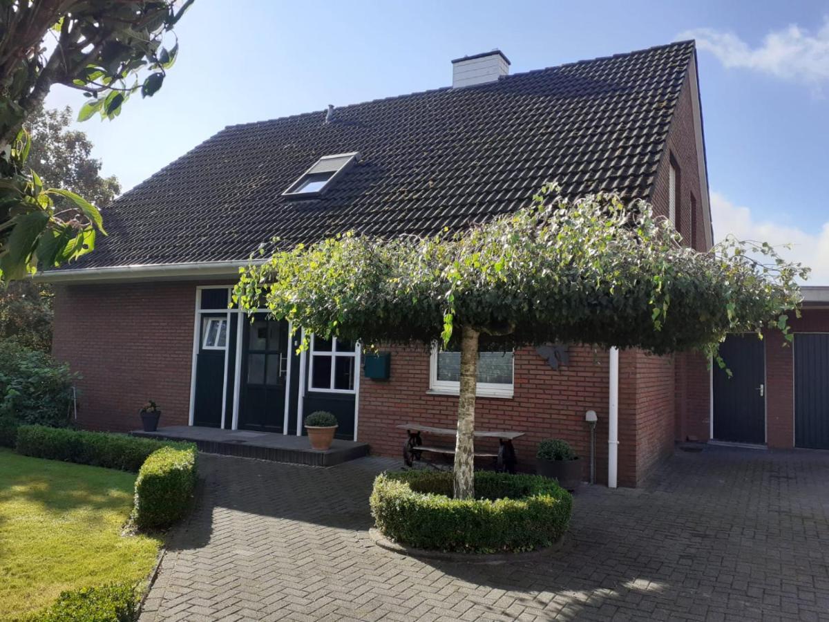 Zum Hoambarg, Kitchen, Balcony, Bathroom Uelsen Buitenkant foto